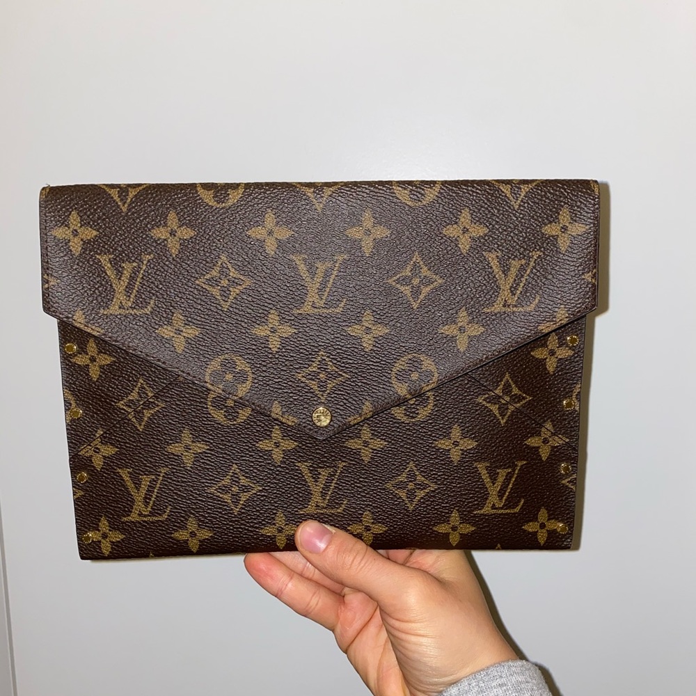 Louis Vuitton Monogram Rivets Envelope - Picture 12 of 12